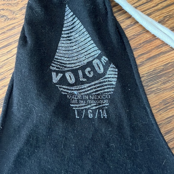 Volcom tank - Picture 3 of 4